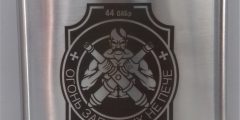 Подарок военному - фляга с лазерной гравировкой в виде эмблемы бригады